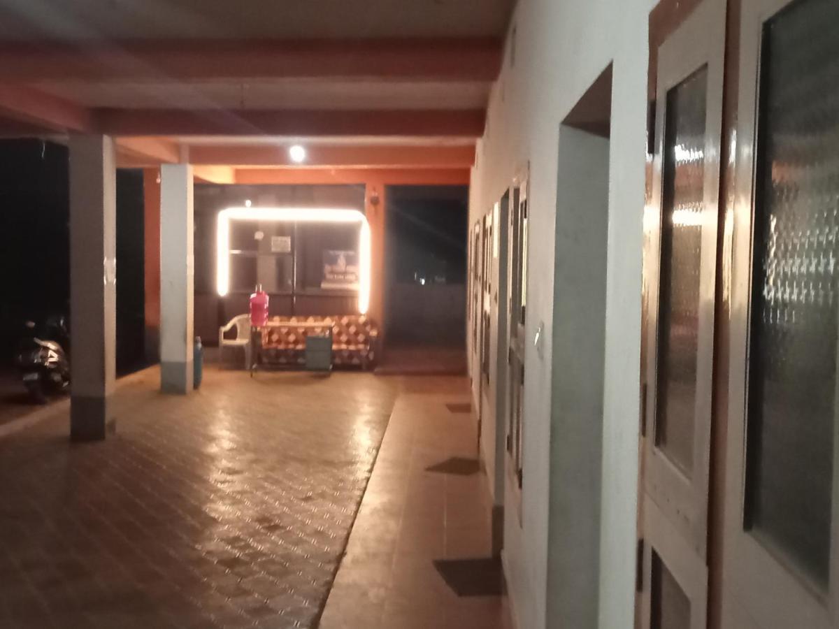 Sri Rama Lodge Subrahmanya Ngoại thất bức ảnh